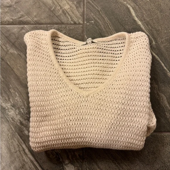 Cozy Cream Knit Sweater - Picture 1 of 4